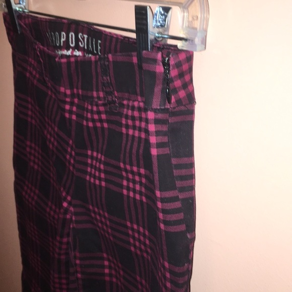 Size 0 Black and Red Checkered City Crop Pants - Picture 3 of 4
